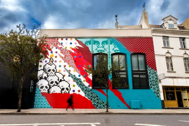 🚨ATTENTION: Triple Trouble,my collaborative show with Damien Hirst (@damienhirst) and Space Invader (@invaderwashere) is not exclusively an indoor gallery experience, we also painted a mural including imagery from all three of us in Shoreditch, London. This, I was told, is the only mural including Damien Hirst’s work in London and definitely the only mural including all three of us anywhere in the world, so I think it’s pretty special. The Triple Trouble show opens in a couple of hours @newportstreetgallery_london and I couldn’t be more proud about how all the work turned out or how great of an experience it was to work with these guys and the incredible Newport Street Gallery and @heni team and the beautiful space itself. Thanks all the way around! 

Photos by @jonathanfurlong